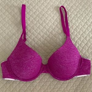 Victoria's Secret T-Shirt Push-Up Bra, 32B